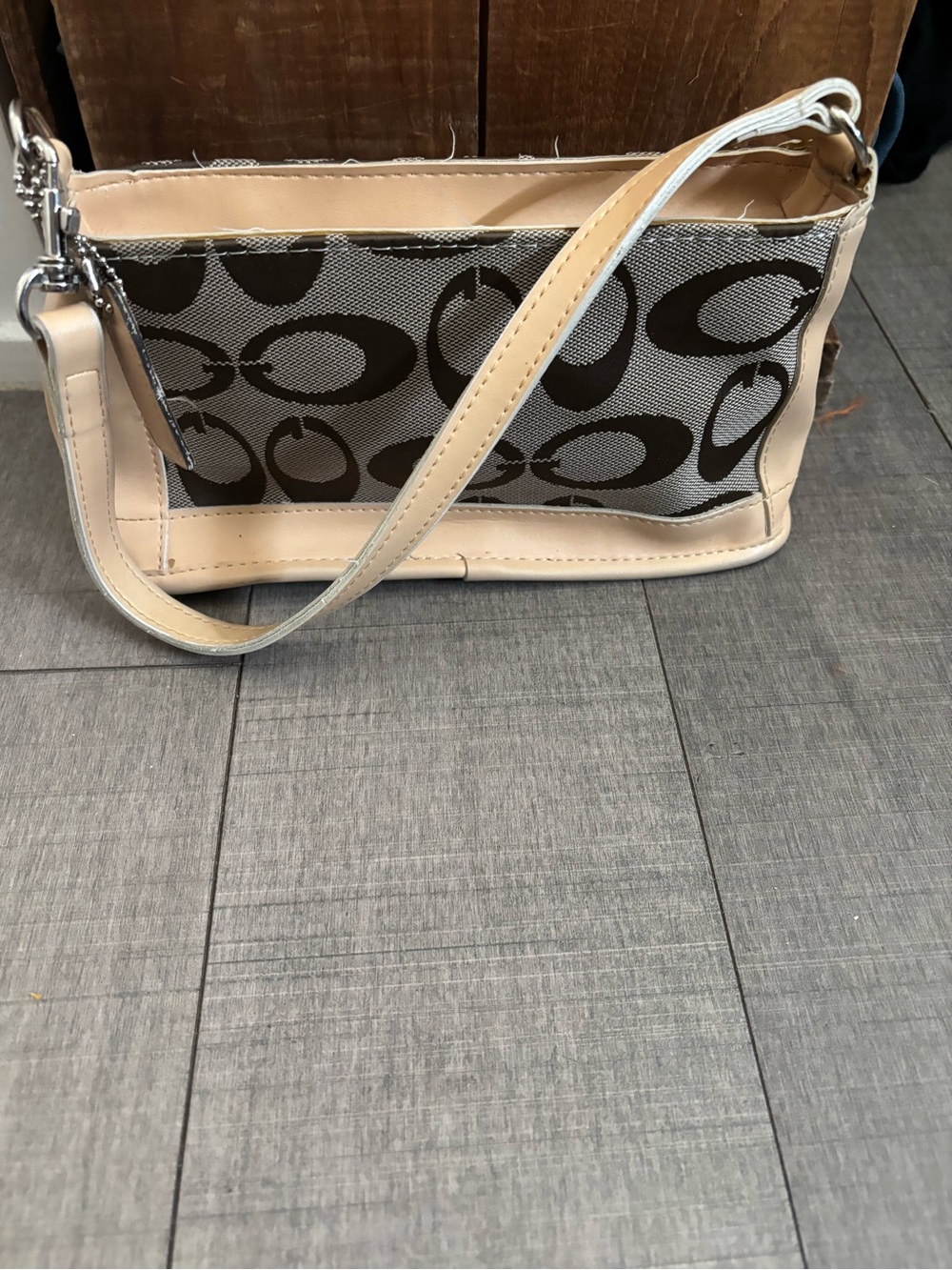 🎃3/$15🎃Beige Monogrammed Logo Shoulder Bag